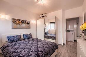 Luxury Penthouse Plaza Residence P1