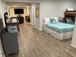 All Decked Out Cl 2232 3 Bedroom Home by RedAwning