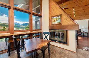 Herondale Luxury Vacation  At Windcliff 3 Bedroom Home by RedAwning