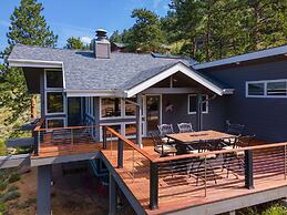 Herondale Luxury Vacation  At Windcliff 3 Bedroom Home by RedAwning