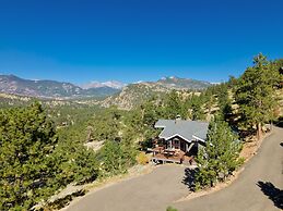 Herondale Luxury Vacation  At Windcliff 3 Bedroom Home by RedAwning