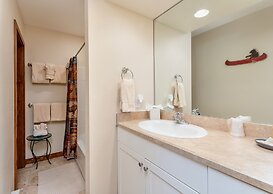 Herondale Luxury Vacation  At Windcliff 3 Bedroom Home by RedAwning