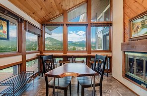 Herondale Luxury Vacation  At Windcliff 3 Bedroom Home by RedAwning