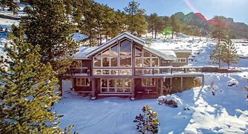 Herondale Luxury Vacation  At Windcliff 3 Bedroom Home by RedAwning