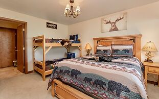 Herondale Luxury Vacation  At Windcliff 3 Bedroom Home by RedAwning