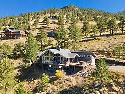 Herondale Luxury Vacation  At Windcliff 3 Bedroom Home by RedAwning