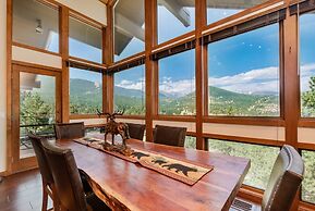 Herondale Luxury Vacation  At Windcliff 3 Bedroom Home by RedAwning