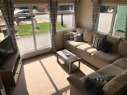 Beautiful 2-bed Caravan in Stratford-upon-avon