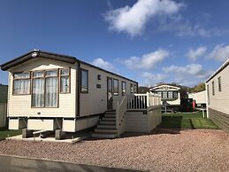 Beautiful 2-bed Caravan in Stratford-upon-avon