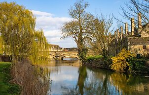 Central Stamford Townhouse
