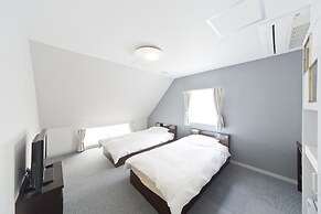 Shin-Okubo International Hotel