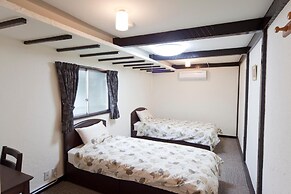 Shin-Okubo International Hotel