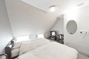 Shin-Okubo International Hotel