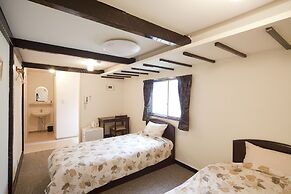 Shin-Okubo International Hotel