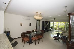 Downtown Apartment Oasis 12
