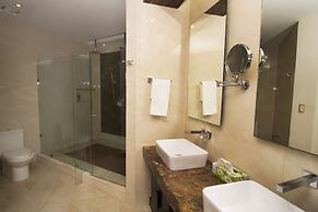 Downtown Apartment Oasis 12