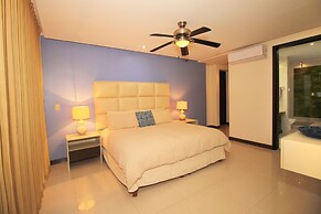 Downtown Apartment Oasis 12