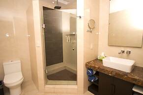 Downtown Apartment Oasis 12
