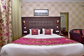 Hotel The Grand Mamta