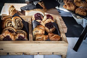 The Loft Hotel - Adults Only