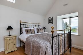 Bryn Eithin Cottage Far From the Madding Crowd