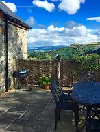 Bryn Eithin Cottage Far From the Madding Crowd