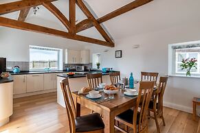 Bryn Eithin Cottage Far From the Madding Crowd