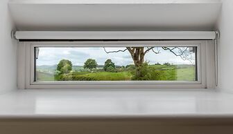 Bryn Eithin Cottage Far From the Madding Crowd