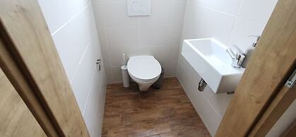 Domovoj Apartments and Rooms