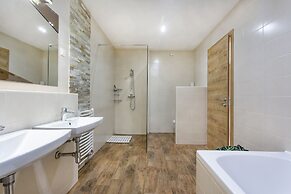 Domovoj Apartments and Rooms