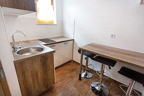 Domovoj Apartments and Rooms