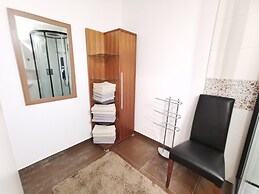 Domovoj Apartments and Rooms