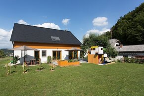 Domovoj Apartments and Rooms