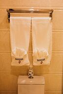 Jing Pin Century Hotel