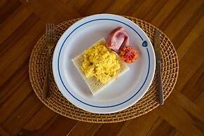 Rijet Villa Beach & Restaurant