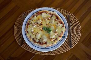 Rijet Villa Beach & Restaurant