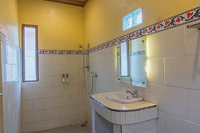 Rijet Villa Beach & Restaurant