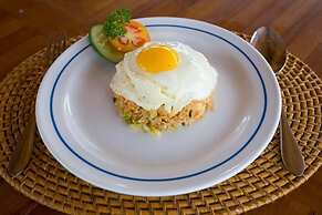 Rijet Villa Beach & Restaurant