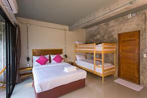 Light Khaolak Resort