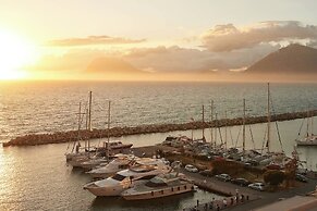 Moxy Patra Marina