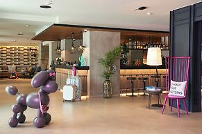 Moxy Patra Marina