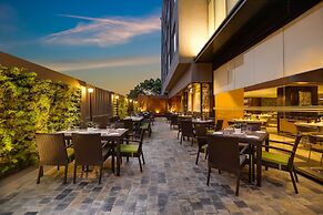 Lemon Tree Hotel Viman Nagar Pune