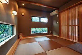 Churaya -Yaedake with Japanese Garden-