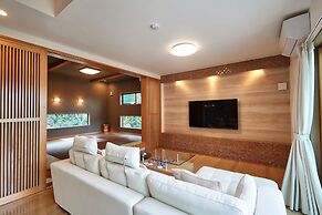 Churaya -Yaedake with Japanese Garden-