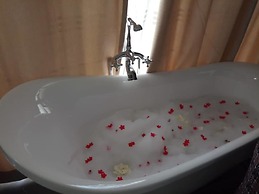 Kaazi LakeFront Villas