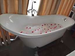 Kaazi LakeFront Villas