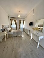 Alasonya Otel Alacati by Lamira