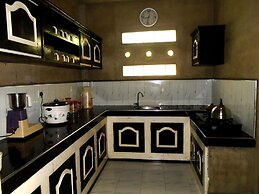 Bee Line Home Stay
