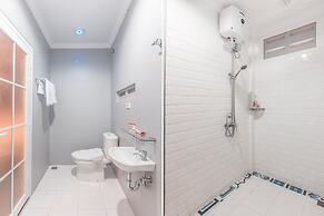 Super OYO Capital O 371 Kwitang Guest House