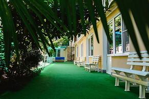 Laura Guest House